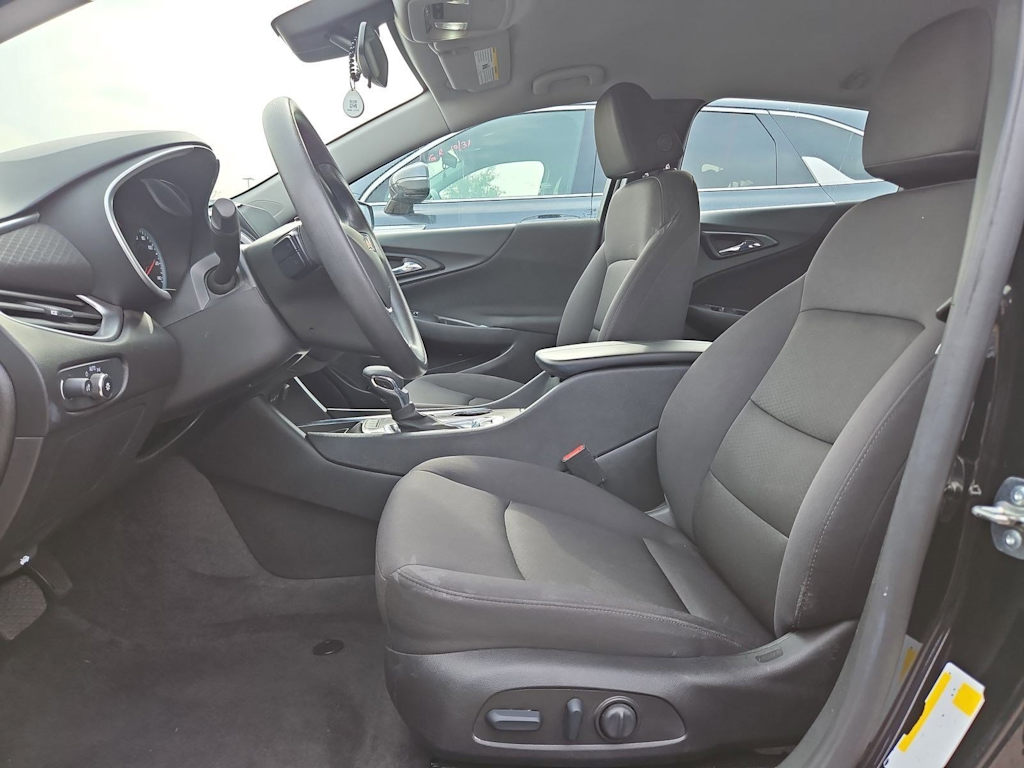 Thumbnail: 2024 Chevrolet Malibu - 11