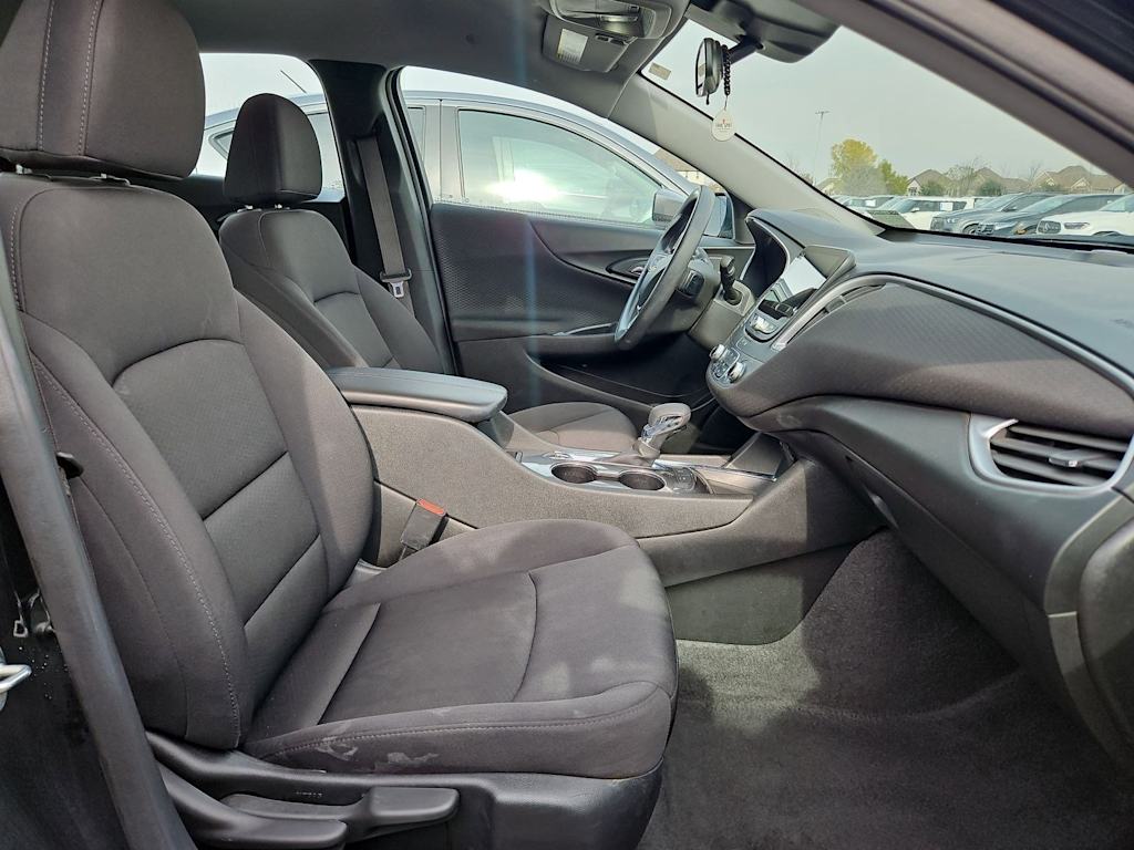 Thumbnail: 2024 Chevrolet Malibu - 12