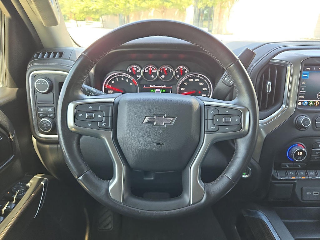 Thumbnail: 2022 Chevrolet Silverado 1500 - 13