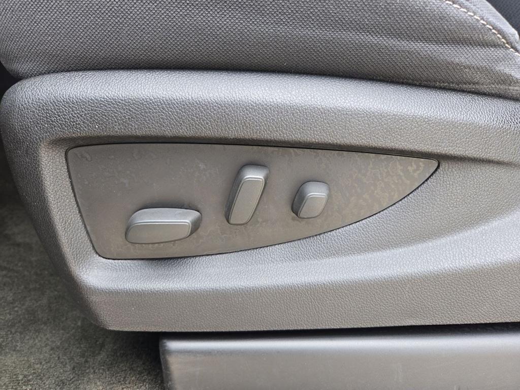 Thumbnail: 2015 Chevrolet Silverado 1500 - 24