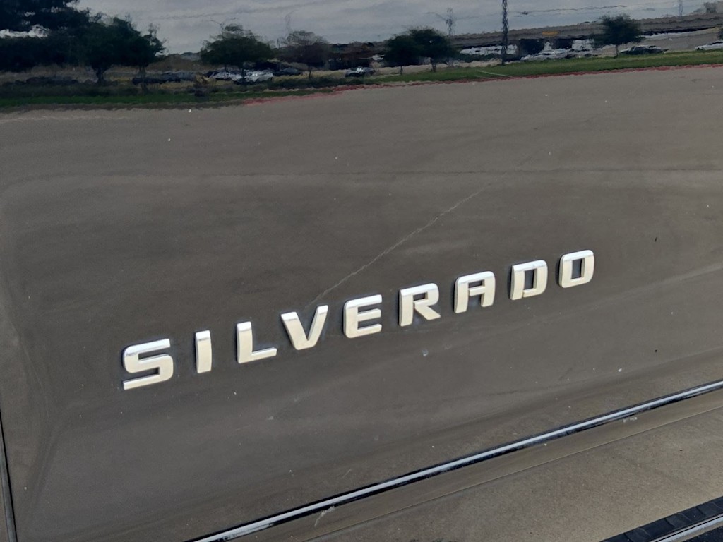 Thumbnail: 2015 Chevrolet Silverado 1500 - 23