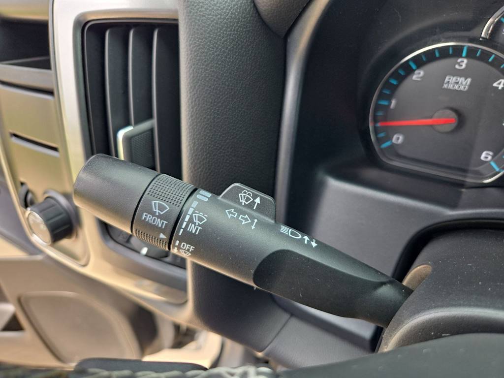 Thumbnail: 2015 Chevrolet Silverado 1500 - 16