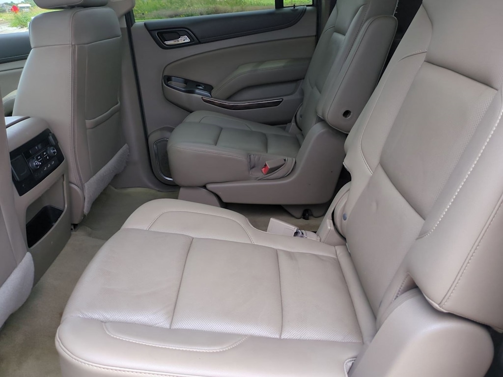 Thumbnail: 2017 GMC Yukon XL - 28
