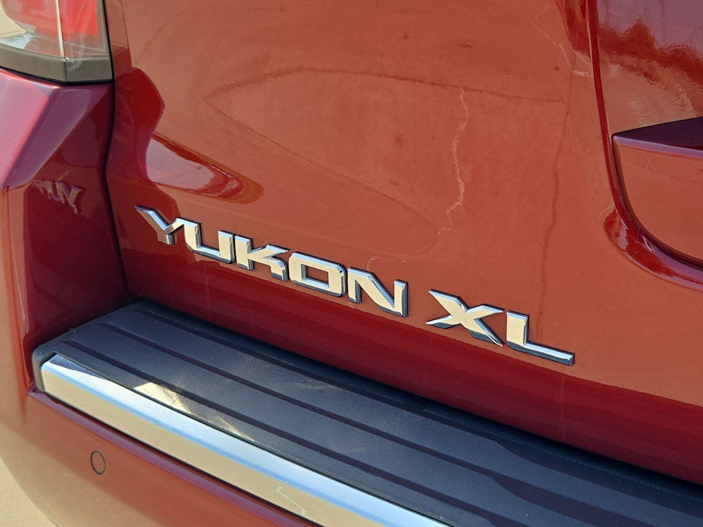 Thumbnail: 2017 GMC Yukon XL - 23