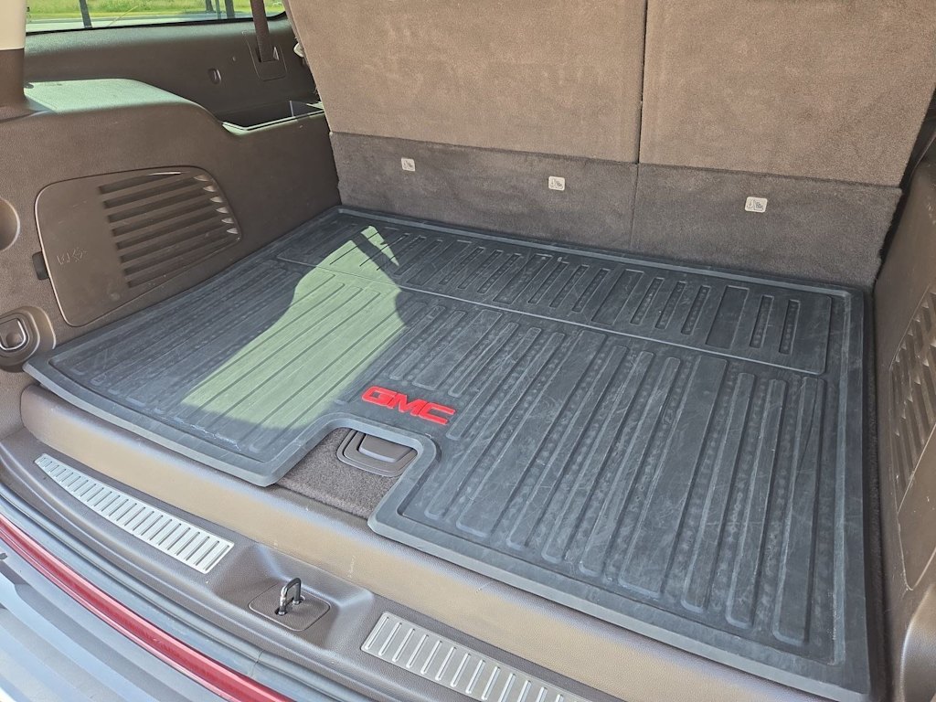 Thumbnail: 2017 GMC Yukon XL - 36
