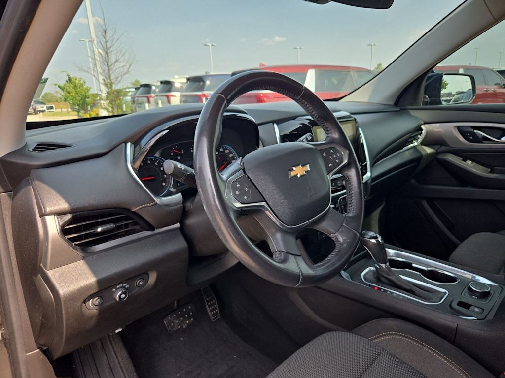 Thumbnail: 2020 Chevrolet Traverse - 2