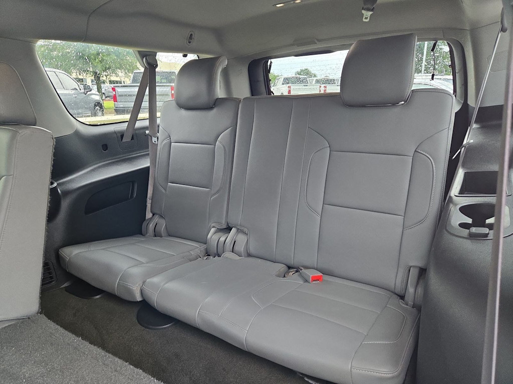 Thumbnail: 2016 Chevrolet Suburban - 35