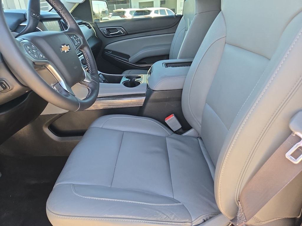 Thumbnail: 2017 Chevrolet Suburban - 11