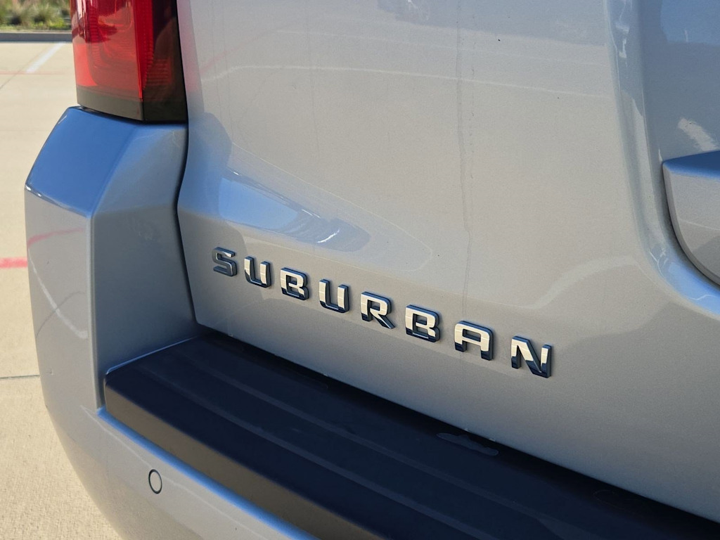 Thumbnail: 2017 Chevrolet Suburban - 26