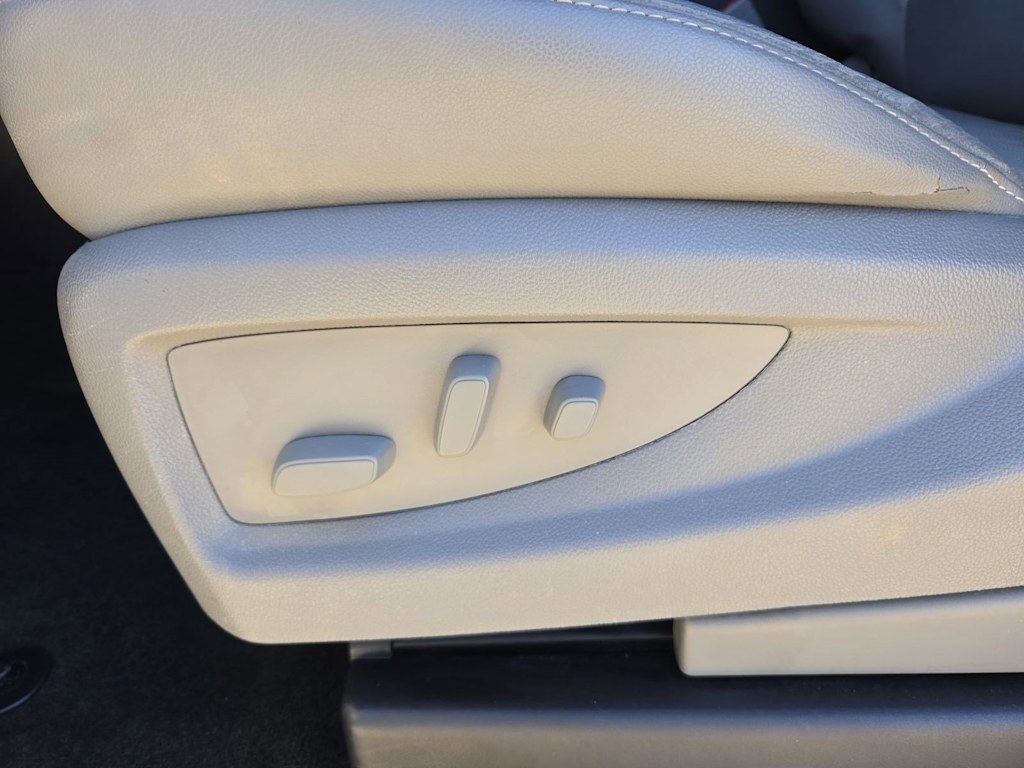 Thumbnail: 2017 Chevrolet Suburban - 27