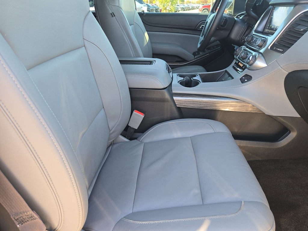 Thumbnail: 2017 Chevrolet Suburban - 12