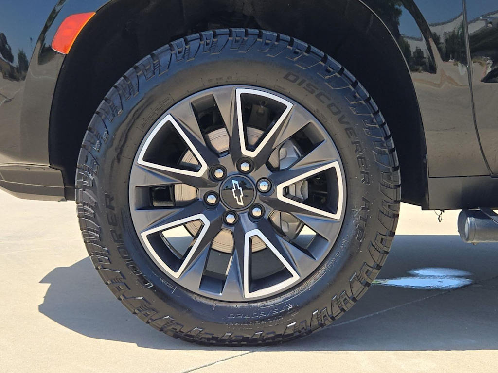 Thumbnail: 2023 Chevrolet Tahoe - 8