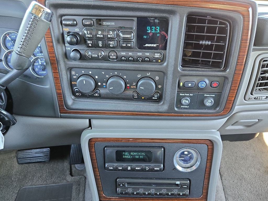 Thumbnail: 2002 Cadillac Escalade - 29