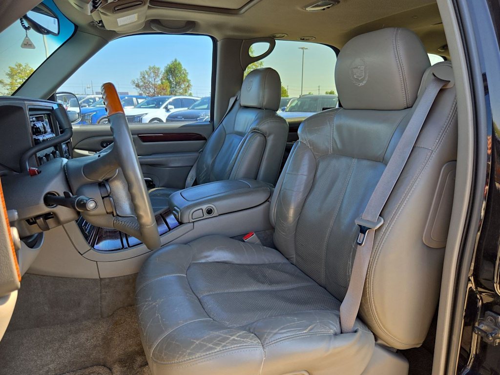 Thumbnail: 2002 Cadillac Escalade - 10