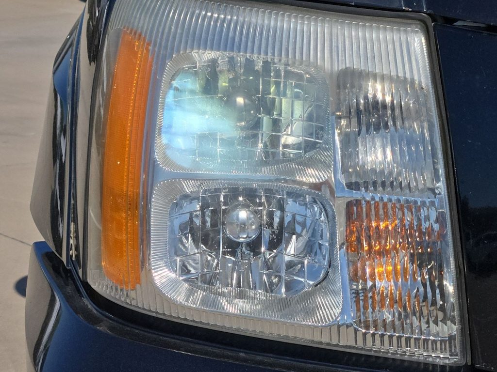 Thumbnail: 2002 Cadillac Escalade - 18