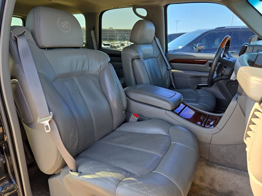 Thumbnail: 2002 Cadillac Escalade - 11