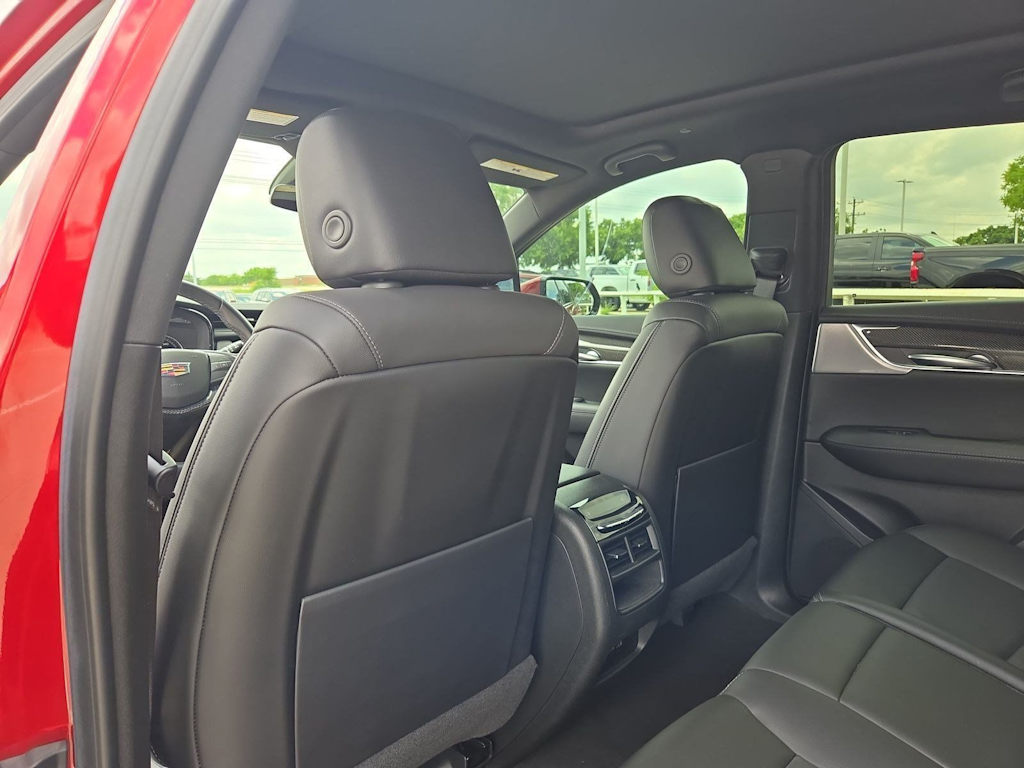 Thumbnail: 2024 Cadillac XT5 - 12