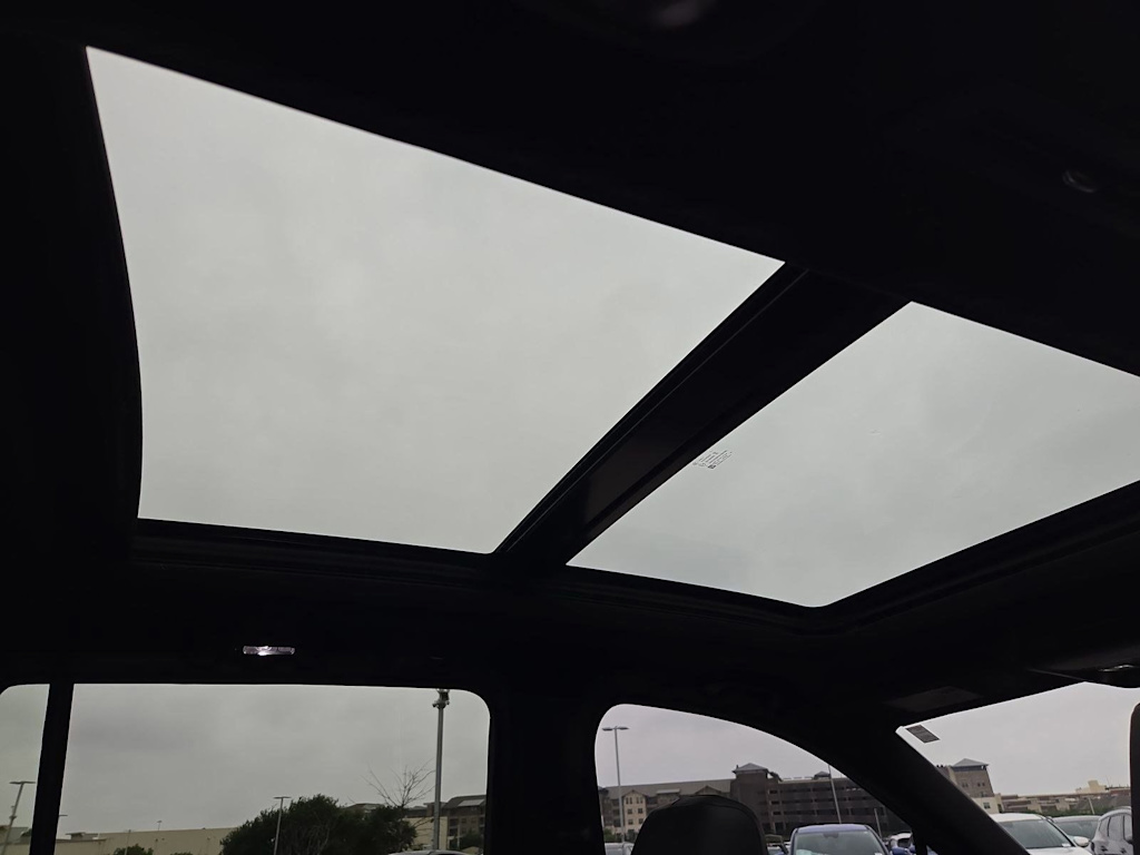 Thumbnail: 2024 Cadillac XT6 - 27
