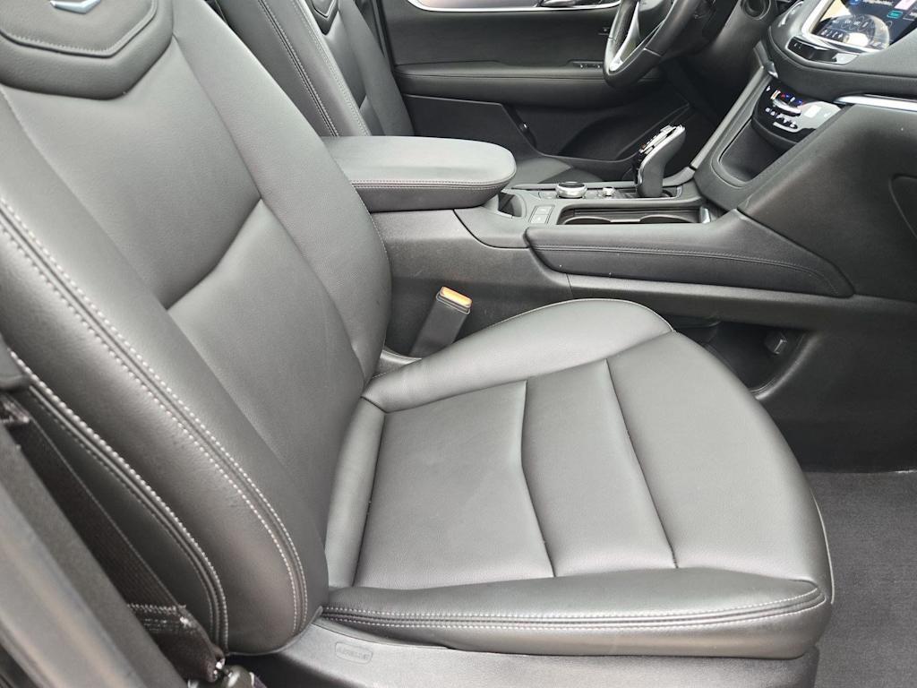 Thumbnail: 2024 Cadillac XT6 - 28