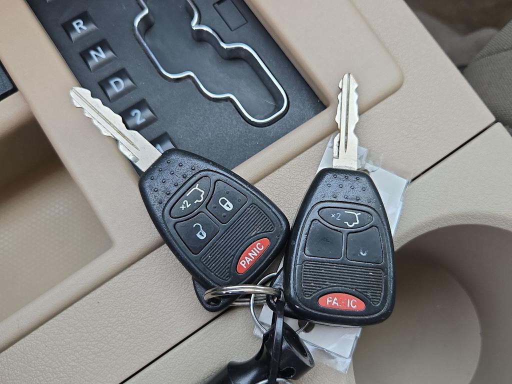 Thumbnail: 2010 Jeep Liberty - 16