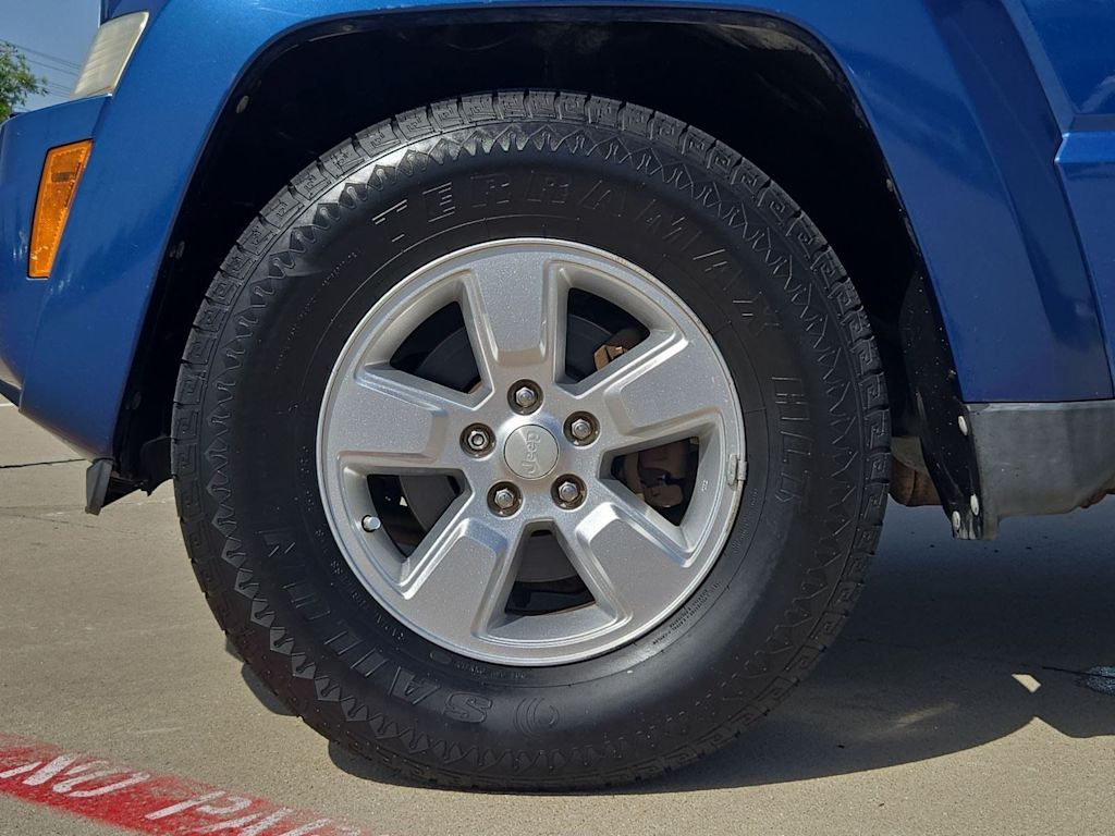 Thumbnail: 2010 Jeep Liberty - 7