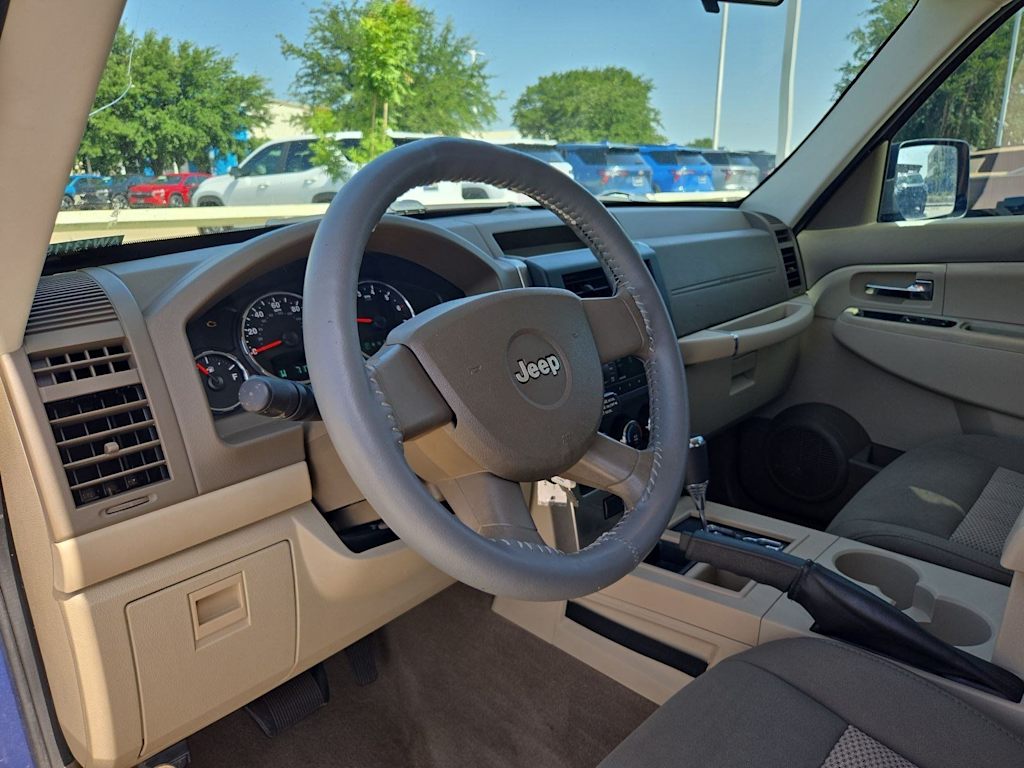 Thumbnail: 2010 Jeep Liberty - 2