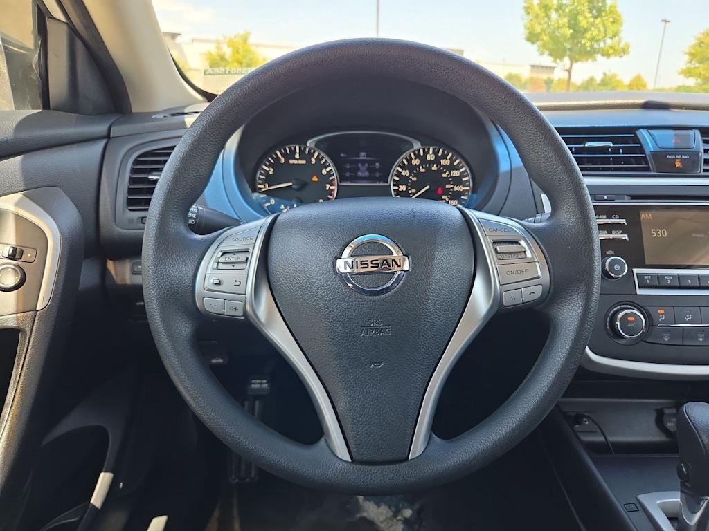Thumbnail: 2017 Nissan Altima - 13