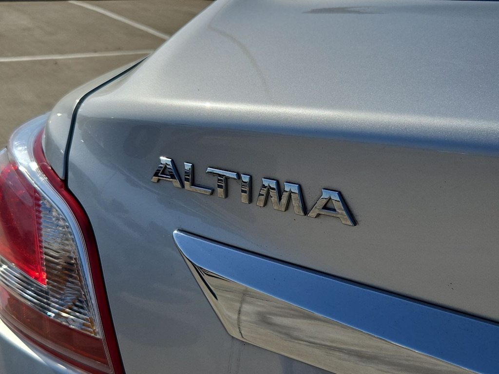 Thumbnail: 2013 Nissan Altima - 22