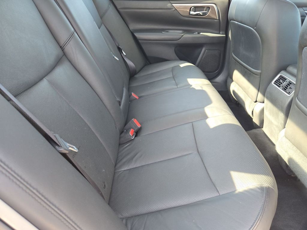 Thumbnail: 2013 Nissan Altima - 26