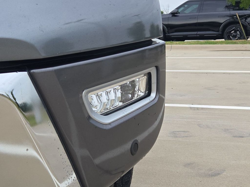 Thumbnail: 2021 Nissan Titan - 7
