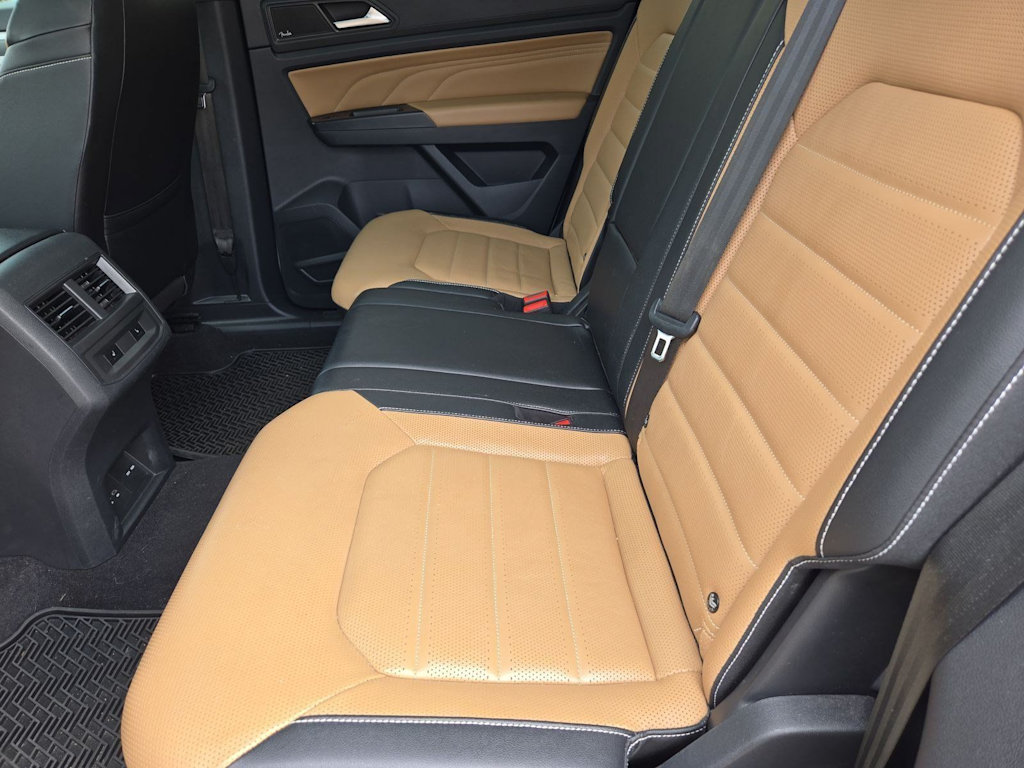 Thumbnail: 2021 Volkswagen Atlas - 24