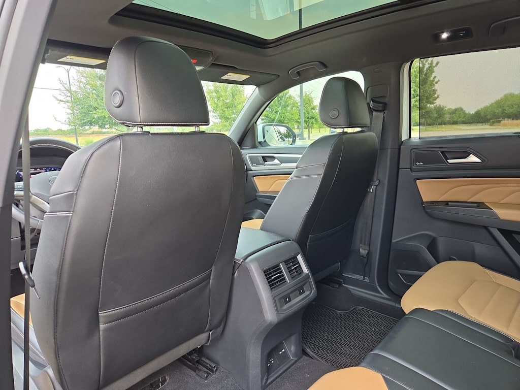 Thumbnail: 2021 Volkswagen Atlas - 12