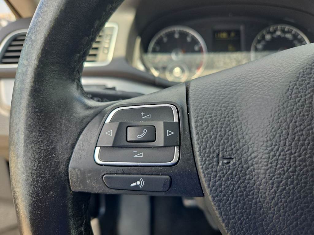 Thumbnail: 2015 Volkswagen Passat - 31