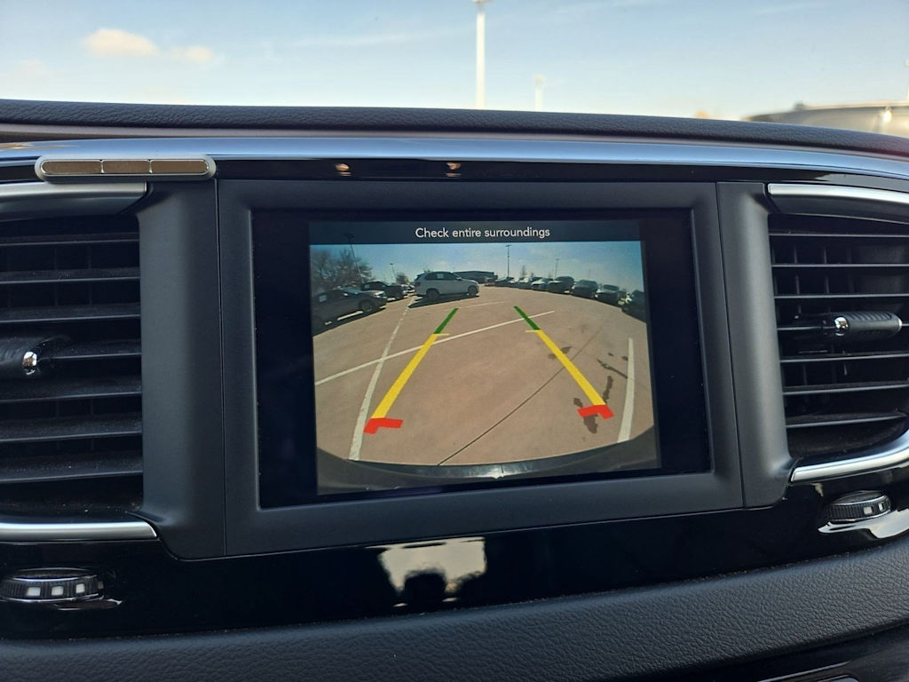 Thumbnail: 2018 Chrysler Pacifica - 30