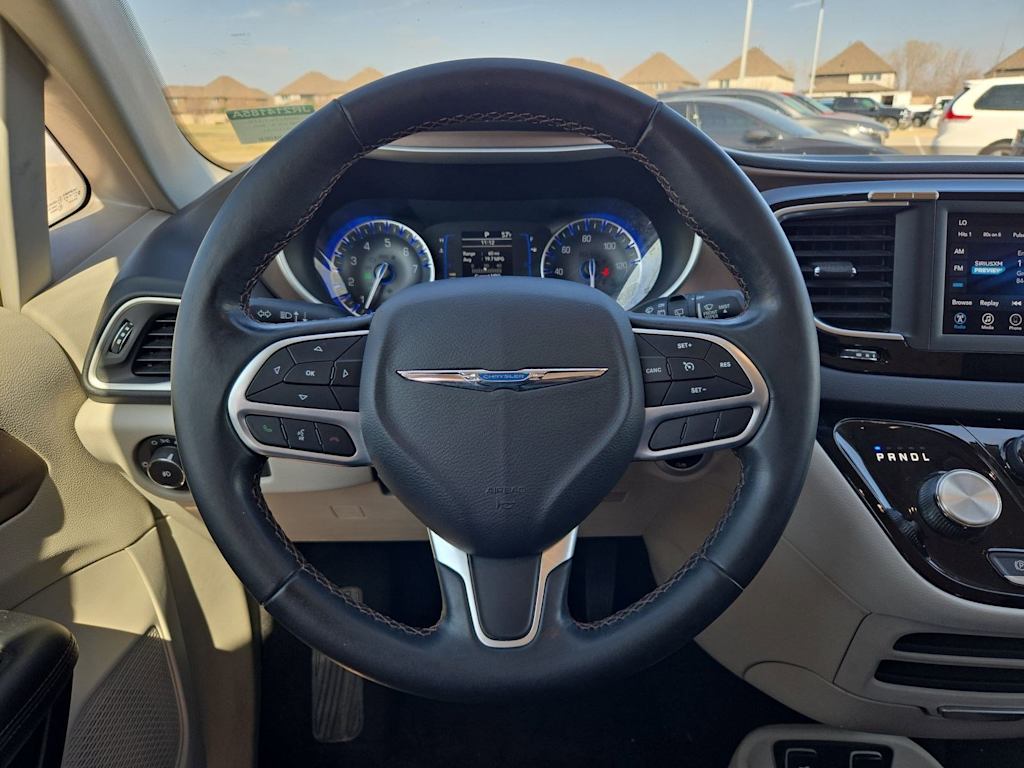 Thumbnail: 2018 Chrysler Pacifica - 13