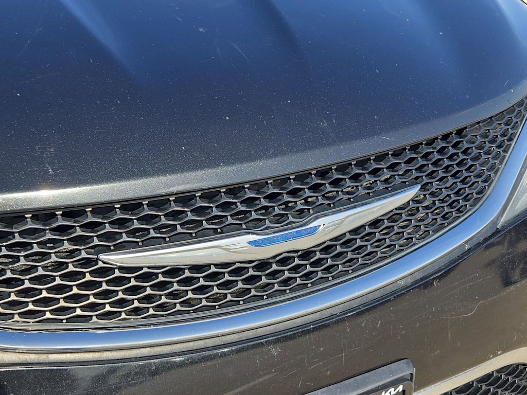 Thumbnail: 2018 Chrysler Pacifica - 22