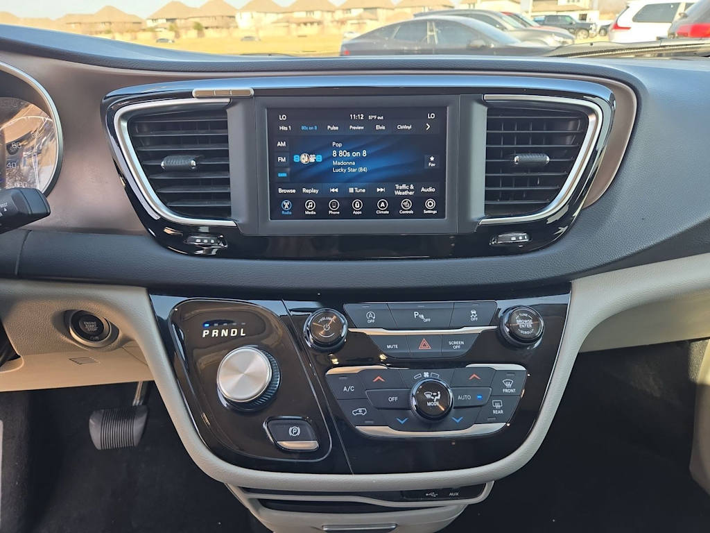 Thumbnail: 2018 Chrysler Pacifica - 14