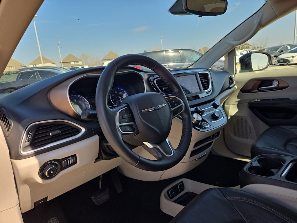 Thumbnail: 2018 Chrysler Pacifica - 2