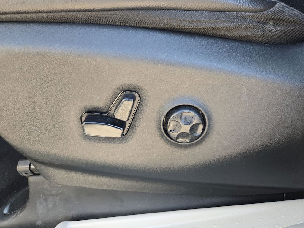 Thumbnail: 2018 Chrysler Pacifica - 24