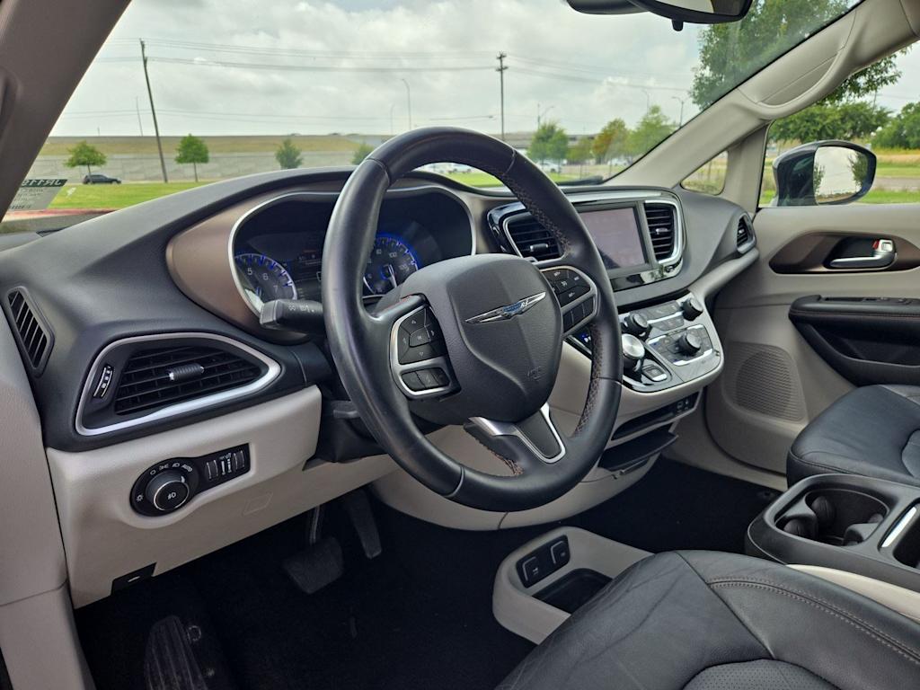 Thumbnail: 2018 Chrysler Pacifica - 2