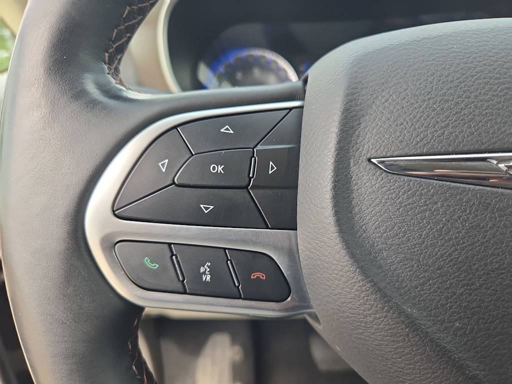Thumbnail: 2018 Chrysler Pacifica - 25