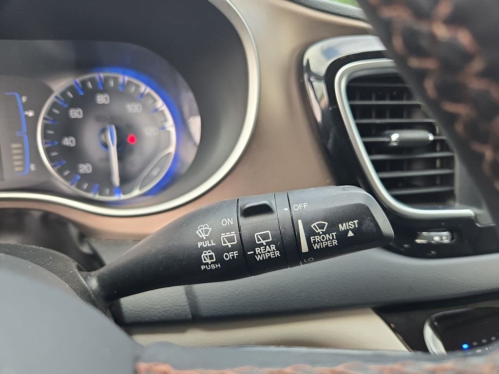 Thumbnail: 2018 Chrysler Pacifica - 16