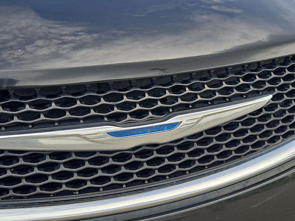 Thumbnail: 2018 Chrysler Pacifica - 7