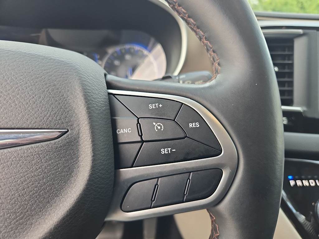 Thumbnail: 2018 Chrysler Pacifica - 26