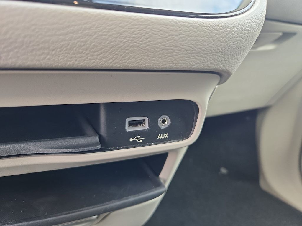Thumbnail: 2018 Chrysler Pacifica - 29
