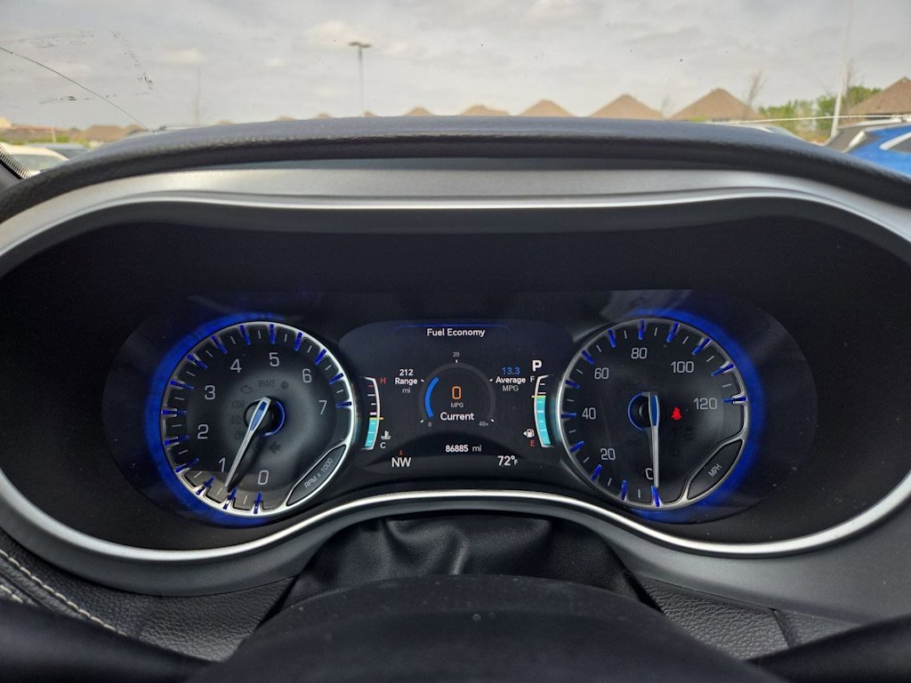Thumbnail: 2021 Chrysler Pacifica - 16