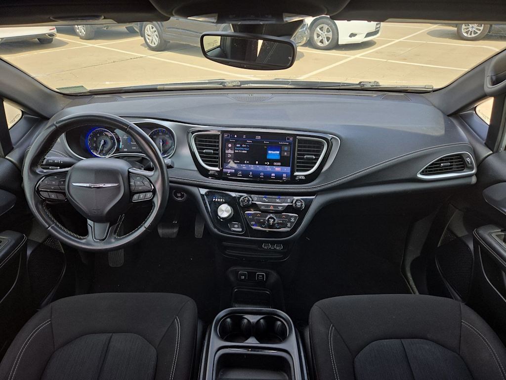 Thumbnail: 2021 Chrysler Pacifica - 9