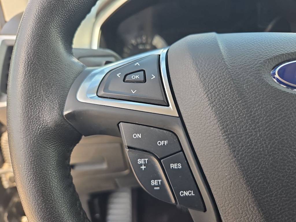 Thumbnail: 2017 Ford Edge - 25