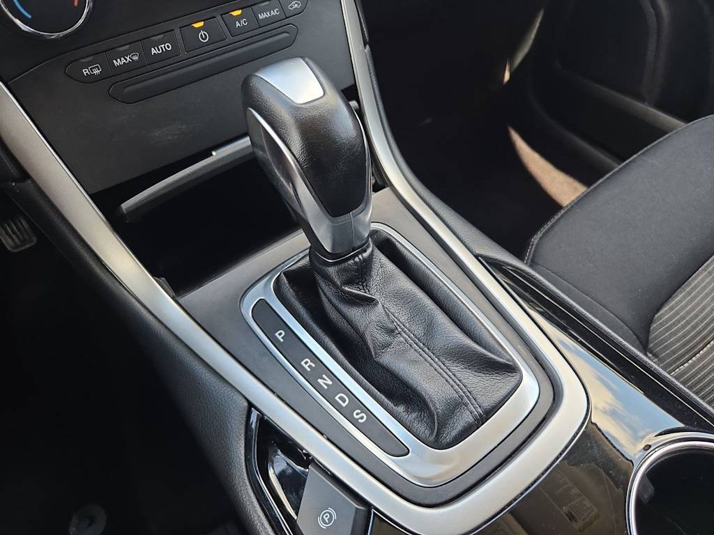 Thumbnail: 2017 Ford Edge - 30