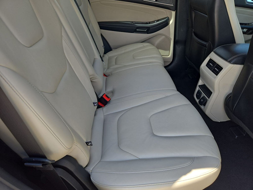 Thumbnail: 2019 Ford Edge - 25